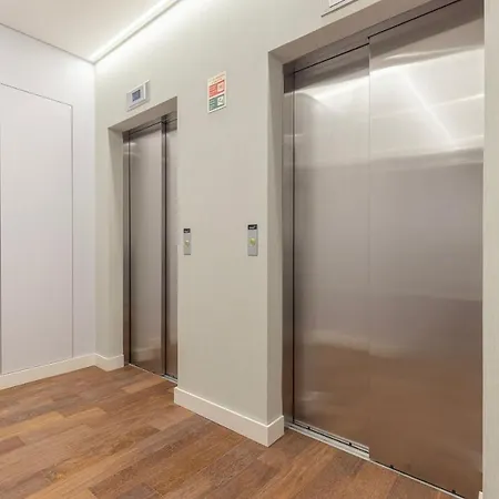 Deluxe In Center By Lovelystay Appartement