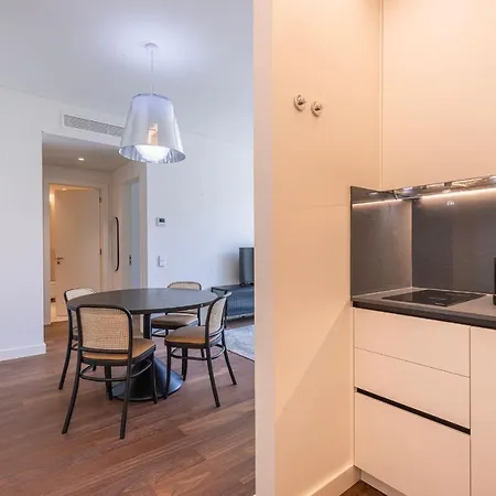 Deluxe In Center By Lovelystay