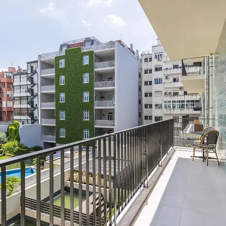 Apartment Deluxe In Center By Lovelystay